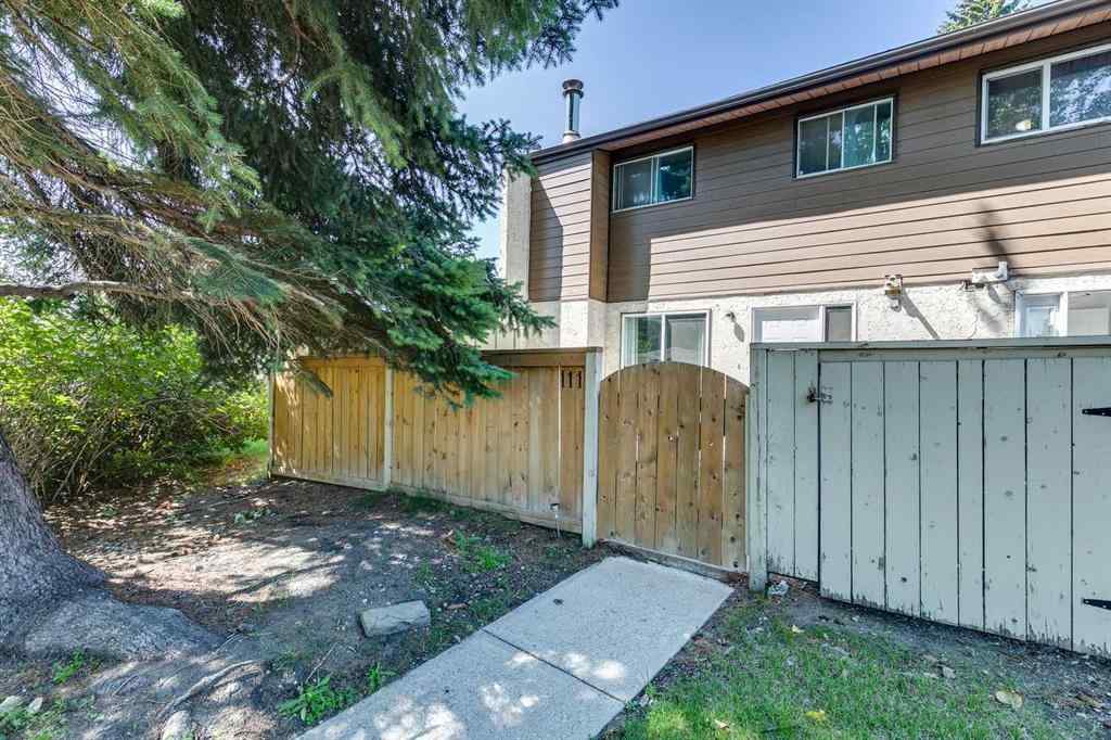MLS® A2245720 - Unit #111 5404 10 Avenue SE in Penbrooke Meadows Calgary, Residential