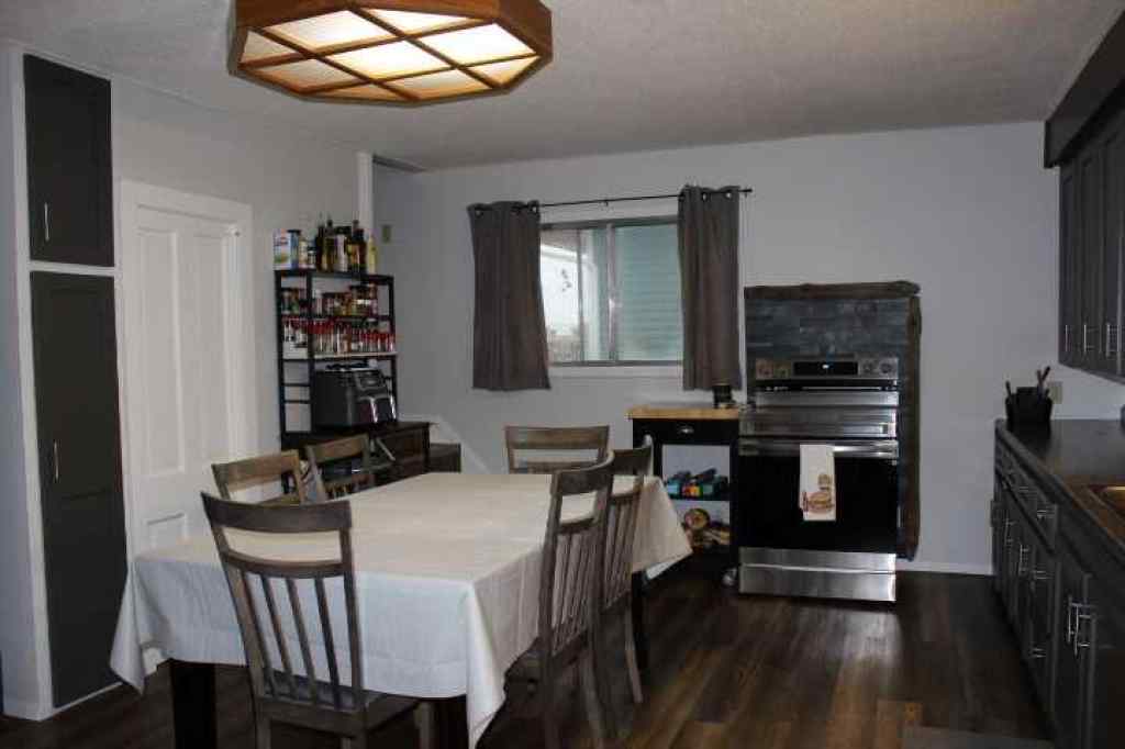 MLS® A2245723 - 306 3 Street W in NONE Foremost, Residential