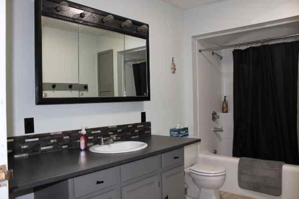 MLS® A2245723 - 306 3 Street W in NONE Foremost, Residential