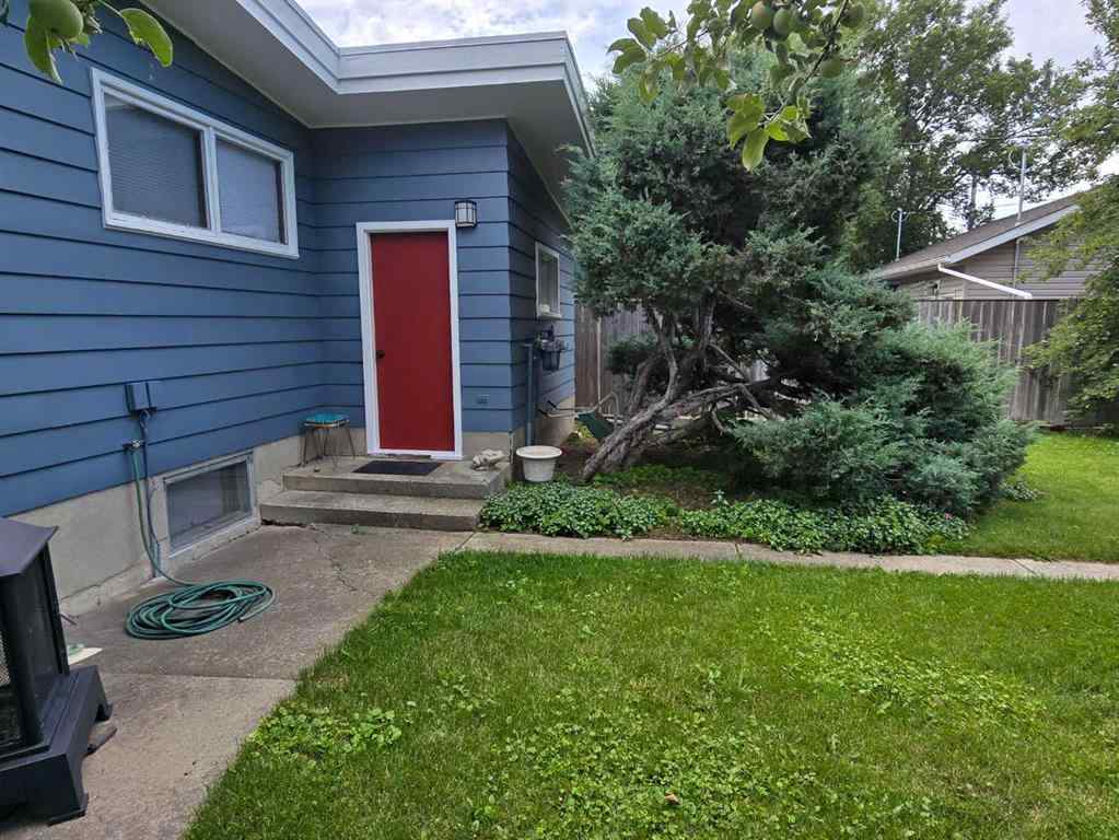 MLS® A2245764 - 412 12A Street N in Senator Buchanan Lethbridge, Residential