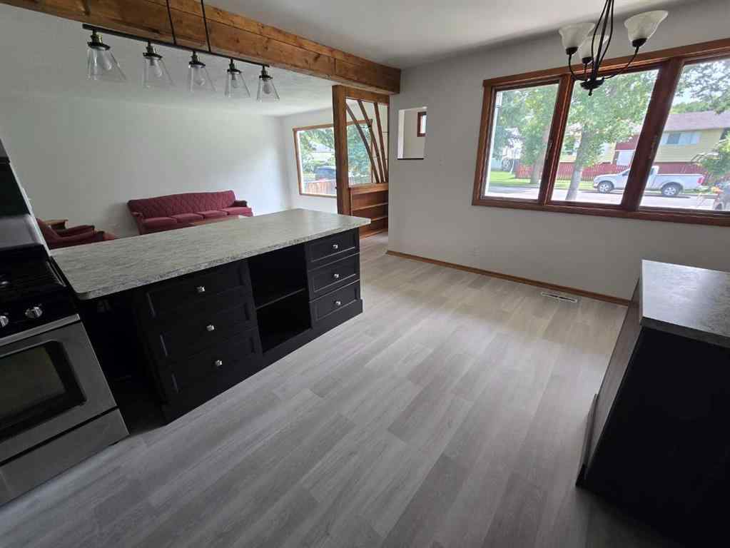 MLS® A2245764 - 412 12A Street N in Senator Buchanan Lethbridge, Residential