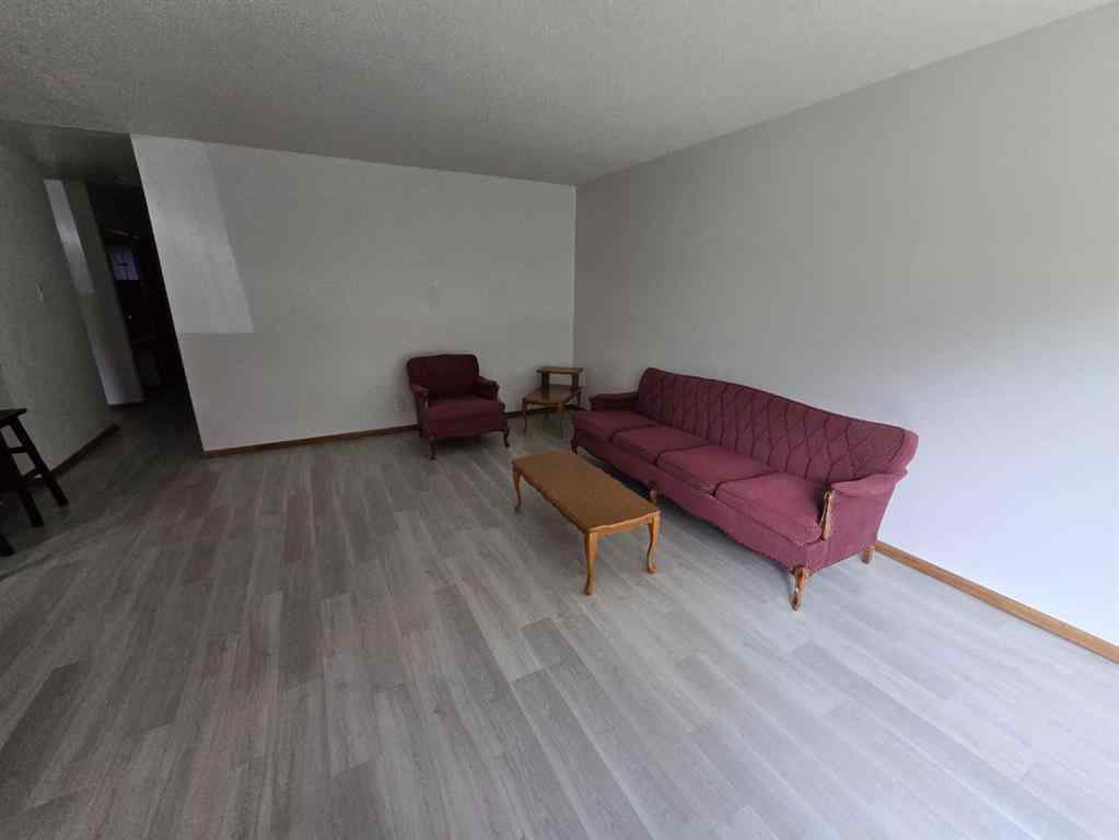 MLS® A2245764 - 412 12A Street N in Senator Buchanan Lethbridge, Residential