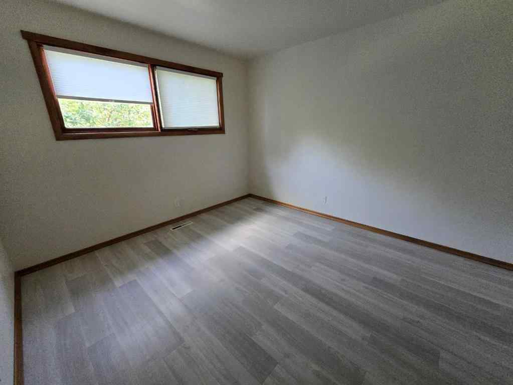 MLS® A2245764 - 412 12A Street N in Senator Buchanan Lethbridge, Residential