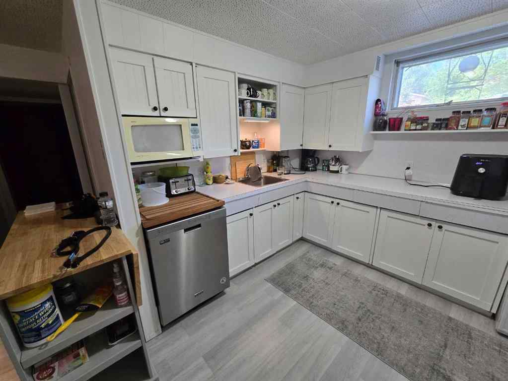 MLS® A2245764 - 412 12A Street N in Senator Buchanan Lethbridge, Residential