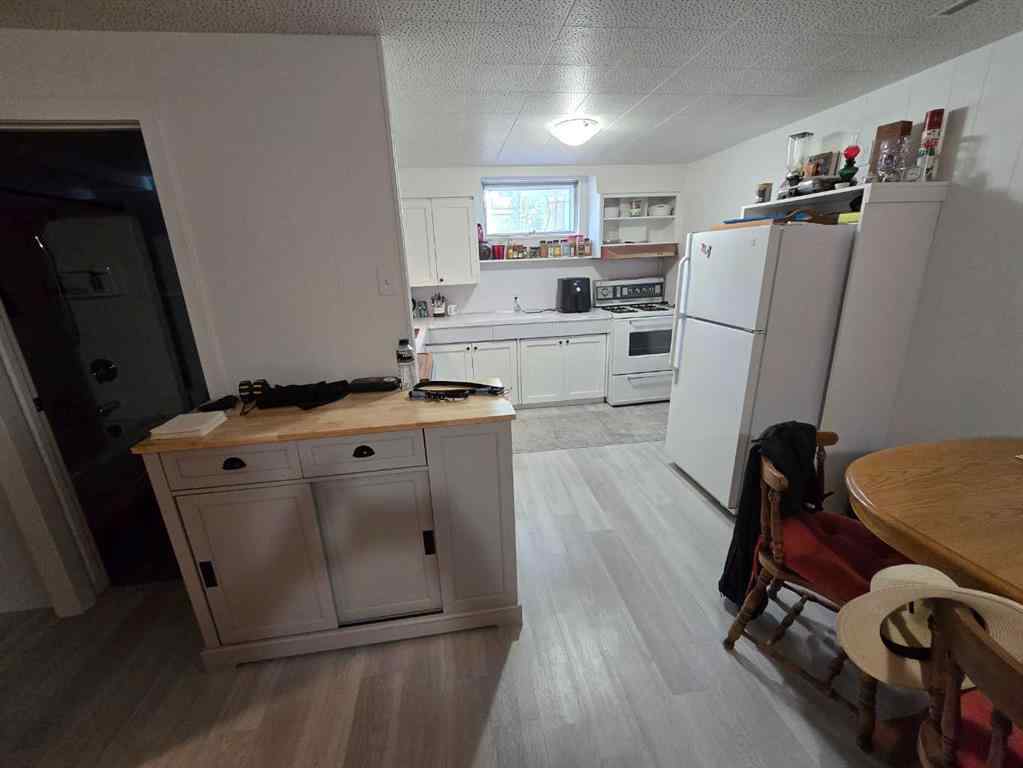 MLS® A2245764 - 412 12A Street N in Senator Buchanan Lethbridge, Residential
