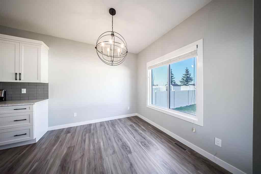 MLS® A2245782 - 88 Henderson Crescent  in Hawkridge Estates Penhold, Residential