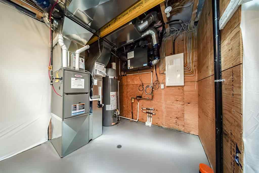 MLS® A2245782 - 88 Henderson Crescent  in Hawkridge Estates Penhold, Residential