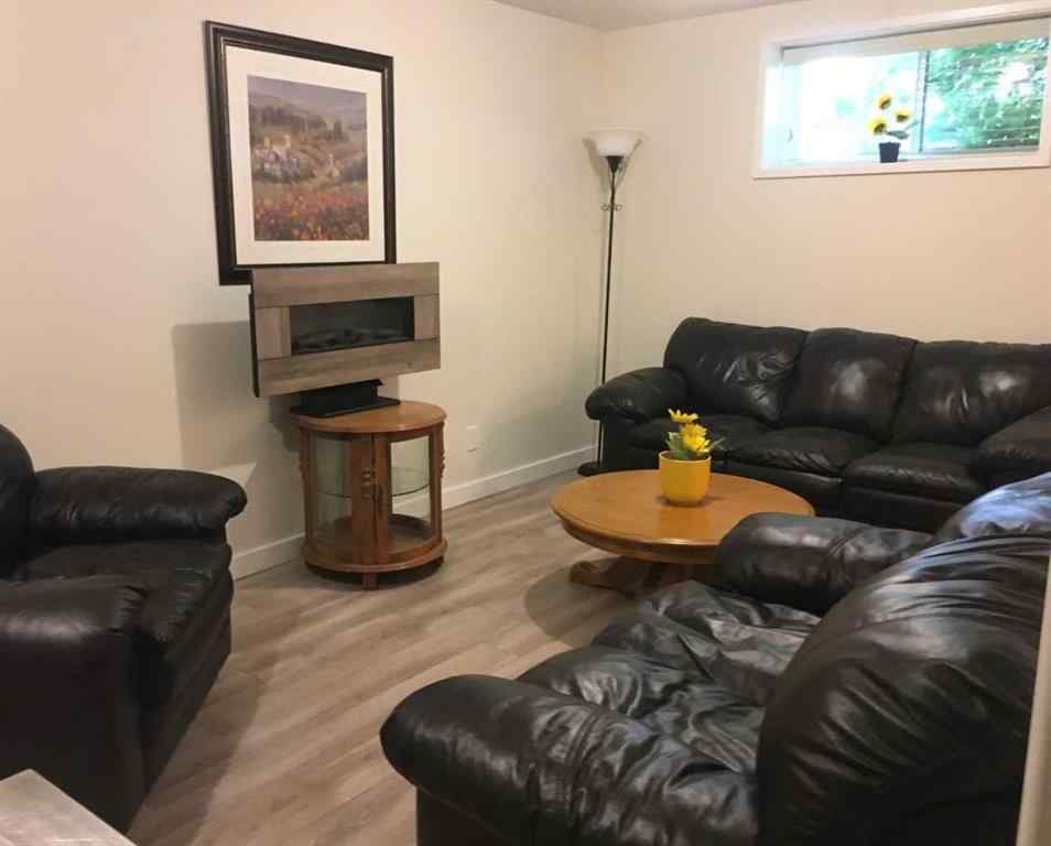 MLS® A2245793 - 2 Pritchard Close  in Pierview Sylvan Lake, Residential