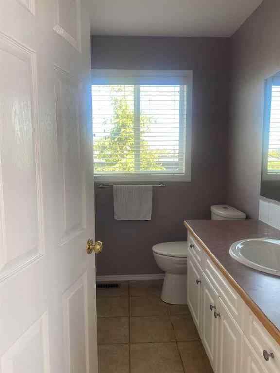 MLS® A2245793 - 2 Pritchard Close  in Pierview Sylvan Lake, Residential