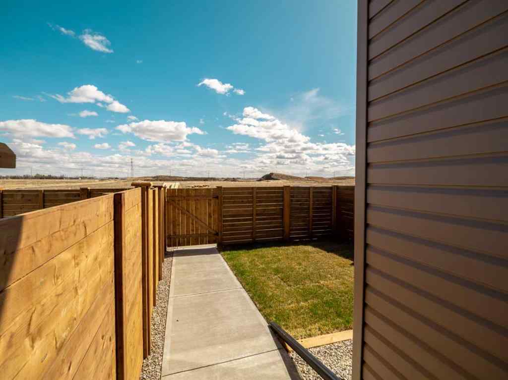 MLS® A2245799 - 3017 47 Street S in Discovery Lethbridge, Residential