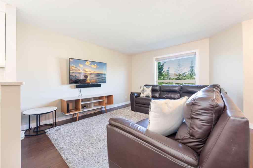 MLS® A2245812 - 220 Bayside Point SW in Bayside Airdrie, Residential