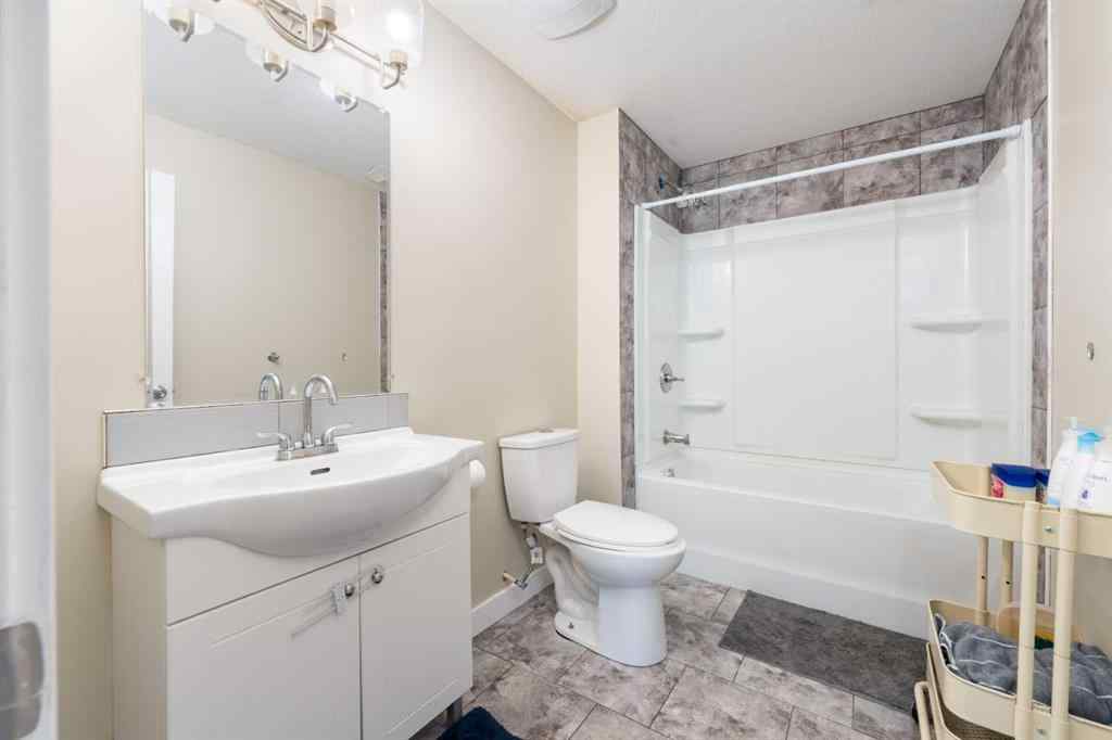 MLS® A2245812 - 220 Bayside Point SW in Bayside Airdrie, Residential