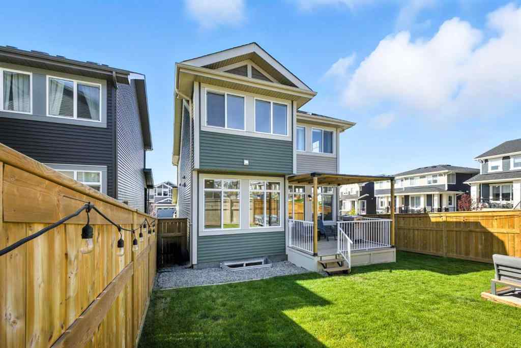 MLS® A2245835 - 5 Sundown Close  in Sunset Ridge Cochrane, Residential