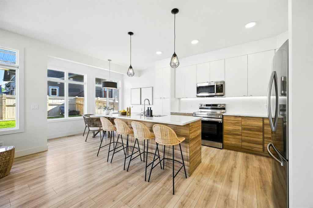 MLS® A2245835 - 5 Sundown Close  in Sunset Ridge Cochrane, Residential