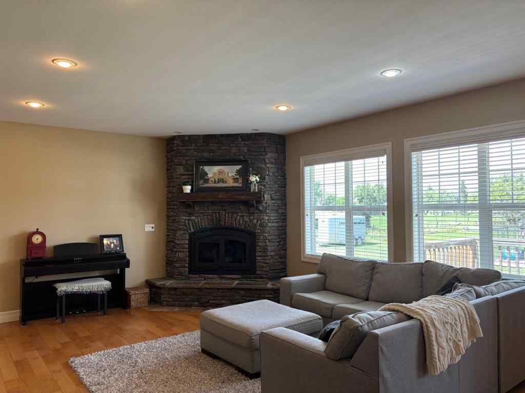 MLS® A2245836 - 217 6 Avenue  in NONE Stirling, Residential