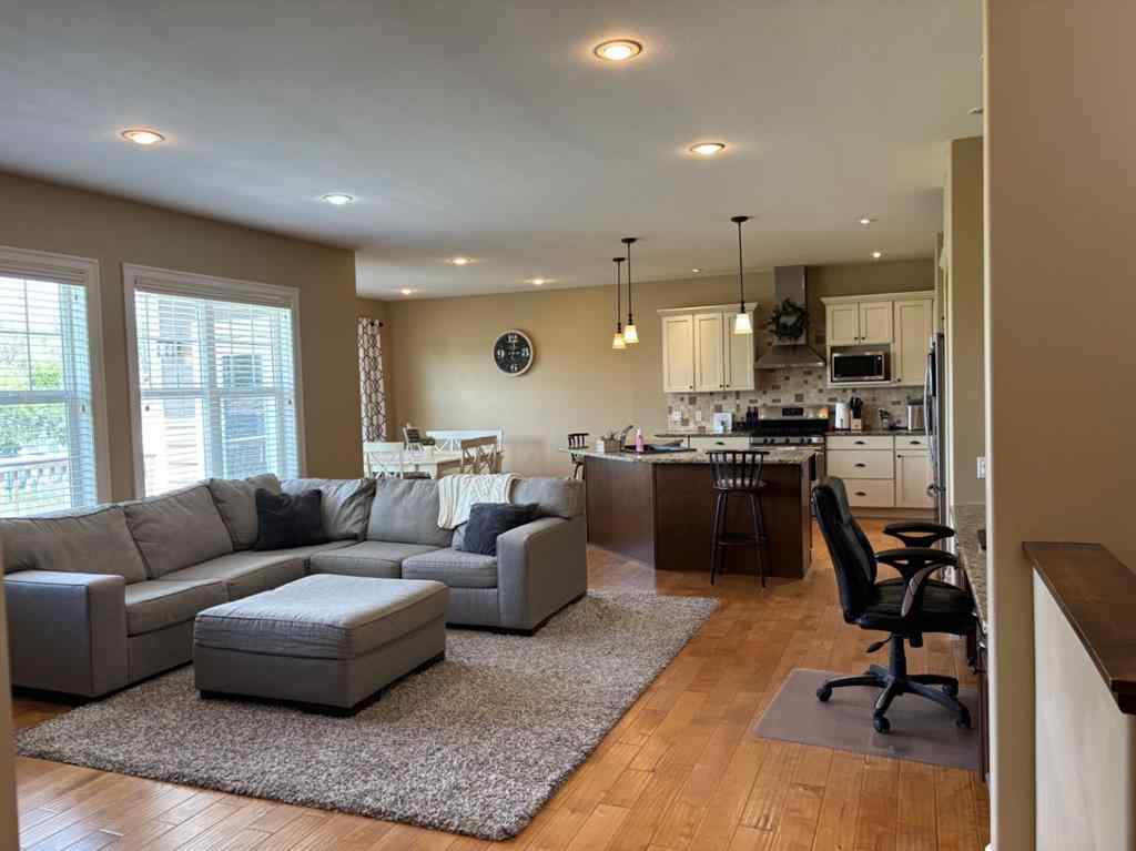 MLS® A2245836 - 217 6 Avenue  in NONE Stirling, Residential
