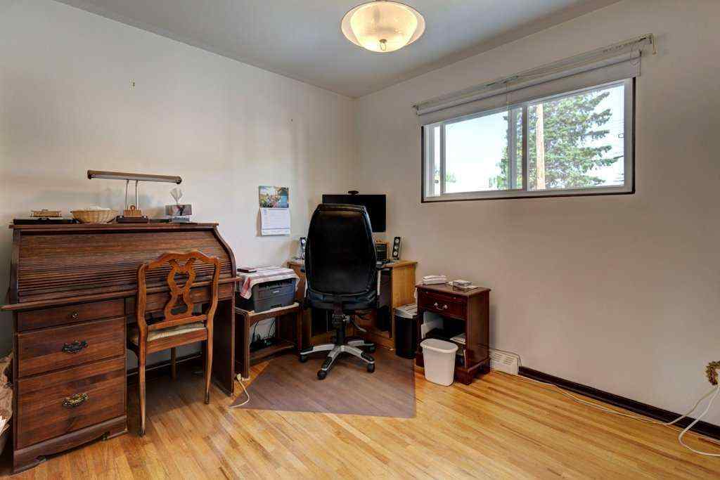 MLS® A2245841 - 1008 89 Avenue SW in Haysboro Calgary, Residential
