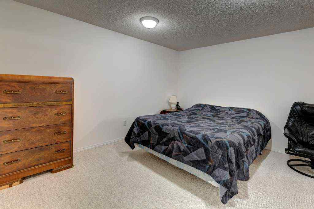 MLS® A2245841 - 1008 89 Avenue SW in Haysboro Calgary, Residential