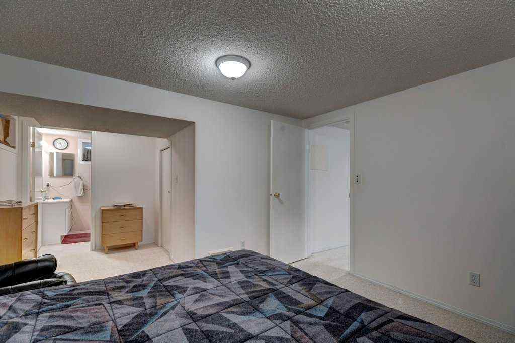 MLS® A2245841 - 1008 89 Avenue SW in Haysboro Calgary, Residential