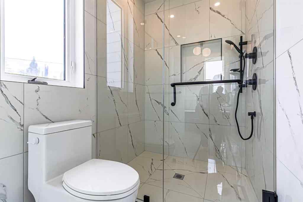 MLS® A2245859 - 2050 41 Avenue SW in Altadore Calgary, Residential