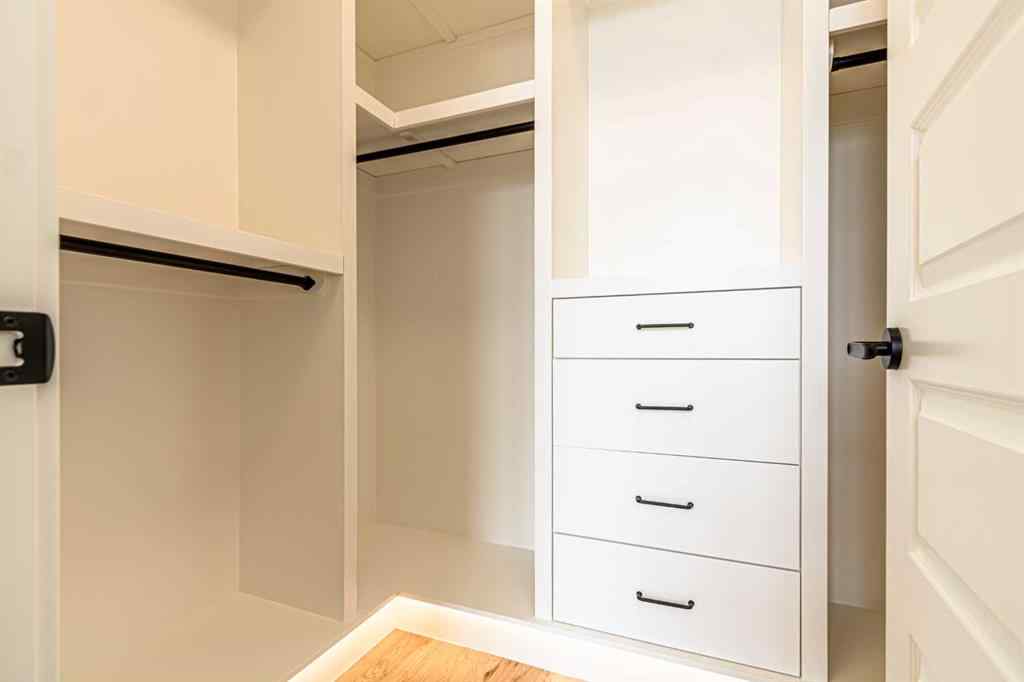 MLS® A2245859 - 2050 41 Avenue SW in Altadore Calgary, Residential