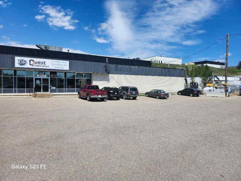 MLS® A2245867 - 926 46 Avenue SE in Highfield Calgary, Commercial