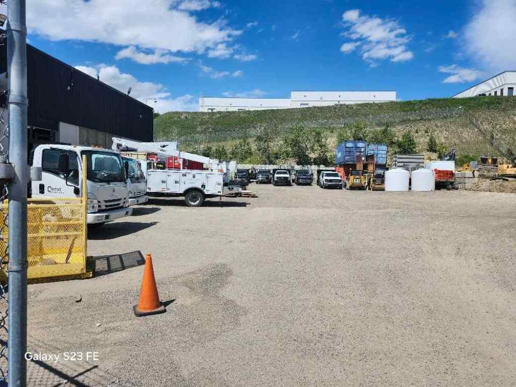 MLS® A2245867 - 926 46 Avenue SE in Highfield Calgary, Commercial