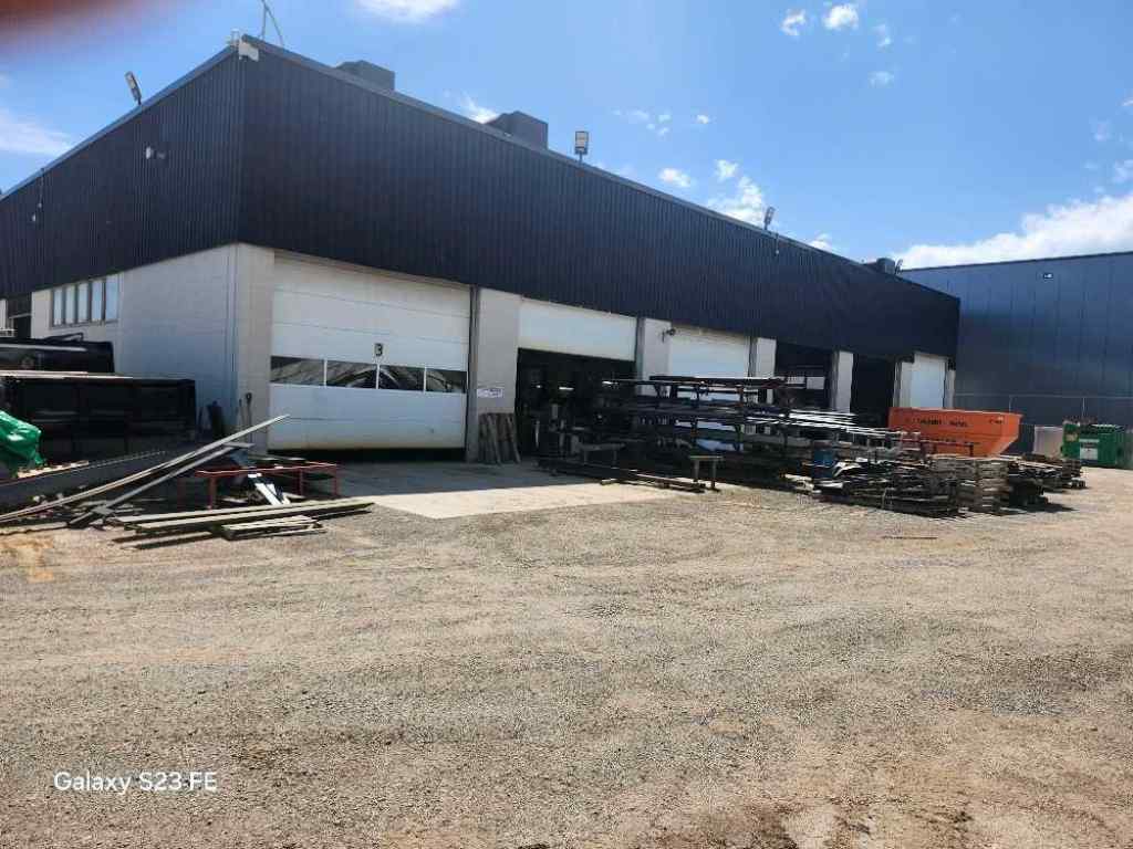 MLS® A2245867 - 926 46 Avenue SE in Highfield Calgary, Commercial