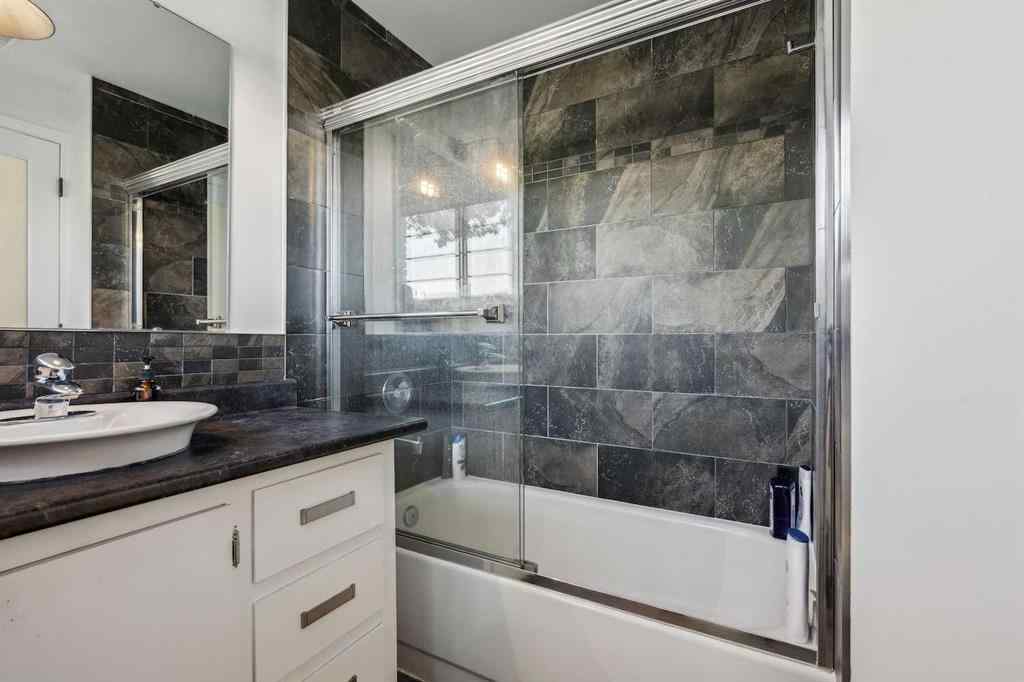 MLS® A2245880 - 4 Coach Ridge Close SW in Coach Hill Calgary, Residential