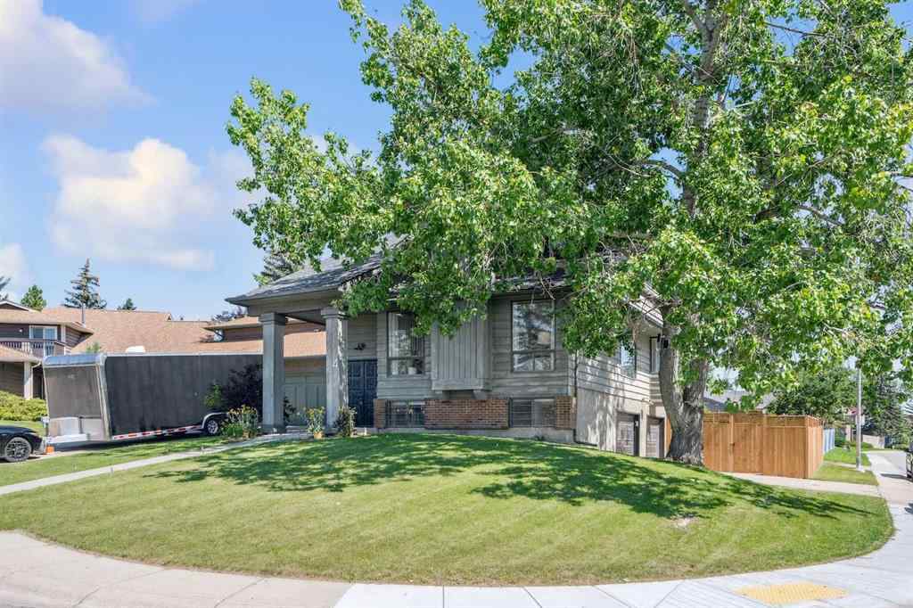 MLS® A2245880 - 4 Coach Ridge Close SW in Coach Hill Calgary, Residential