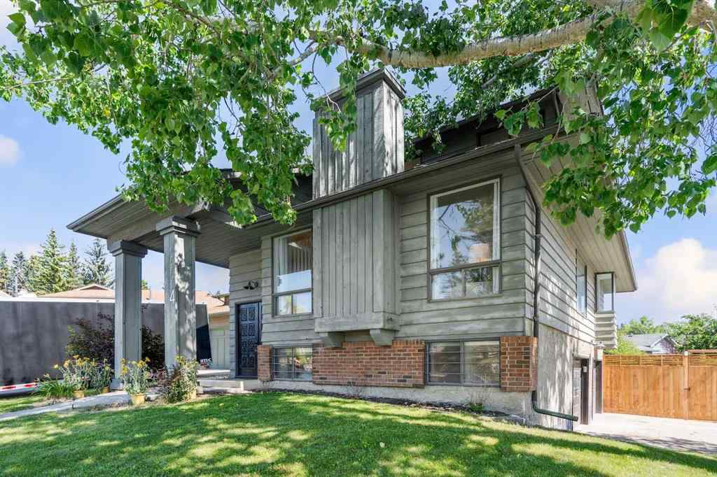 MLS® A2245880 - 4 Coach Ridge Close SW in Coach Hill Calgary, Residential