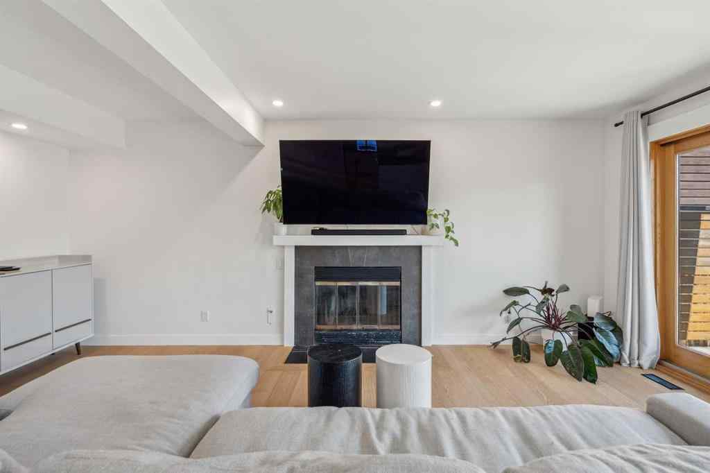 MLS® A2245880 - 4 Coach Ridge Close SW in Coach Hill Calgary, Residential