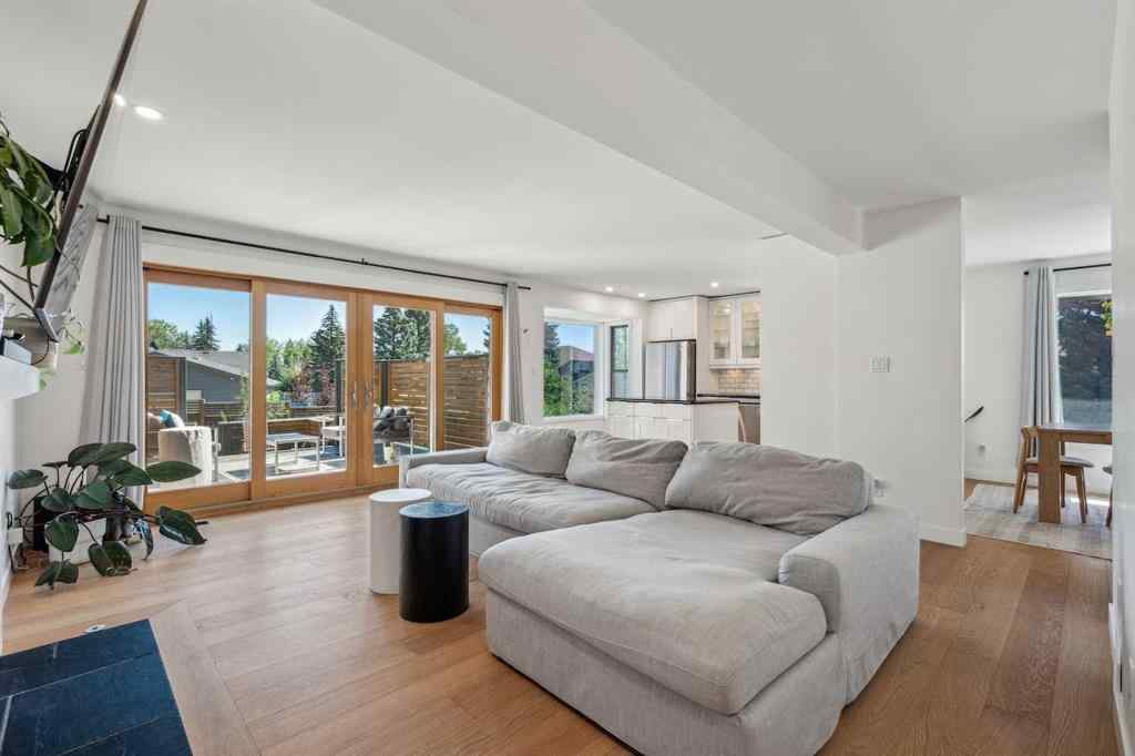 MLS® A2245880 - 4 Coach Ridge Close SW in Coach Hill Calgary, Residential