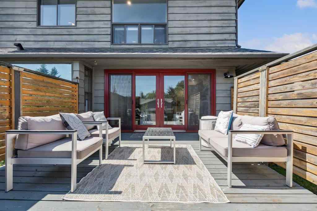 MLS® A2245880 - 4 Coach Ridge Close SW in Coach Hill Calgary, Residential