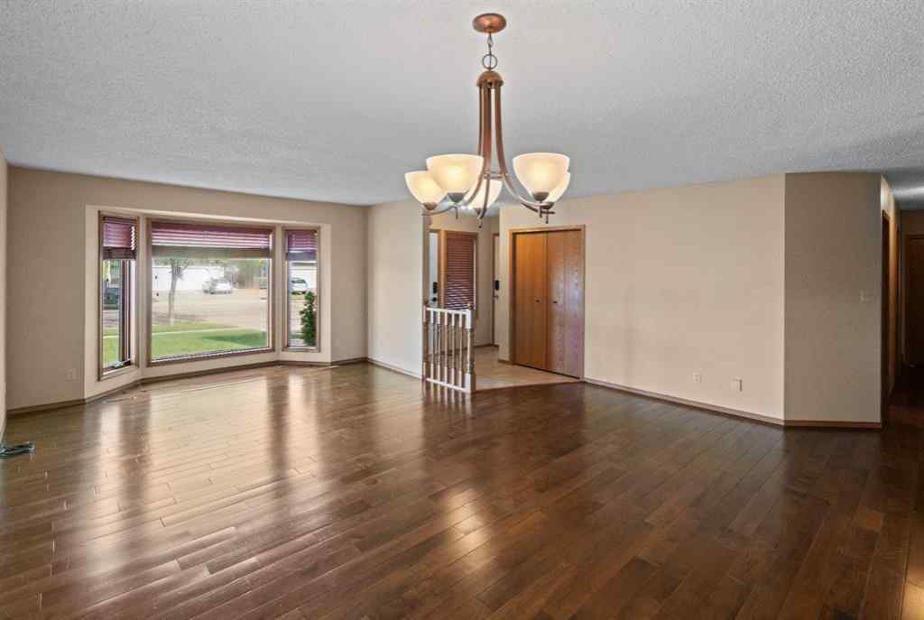 MLS® A2245908 - 5426 60 Street  in Victoria Park Camrose, Residential