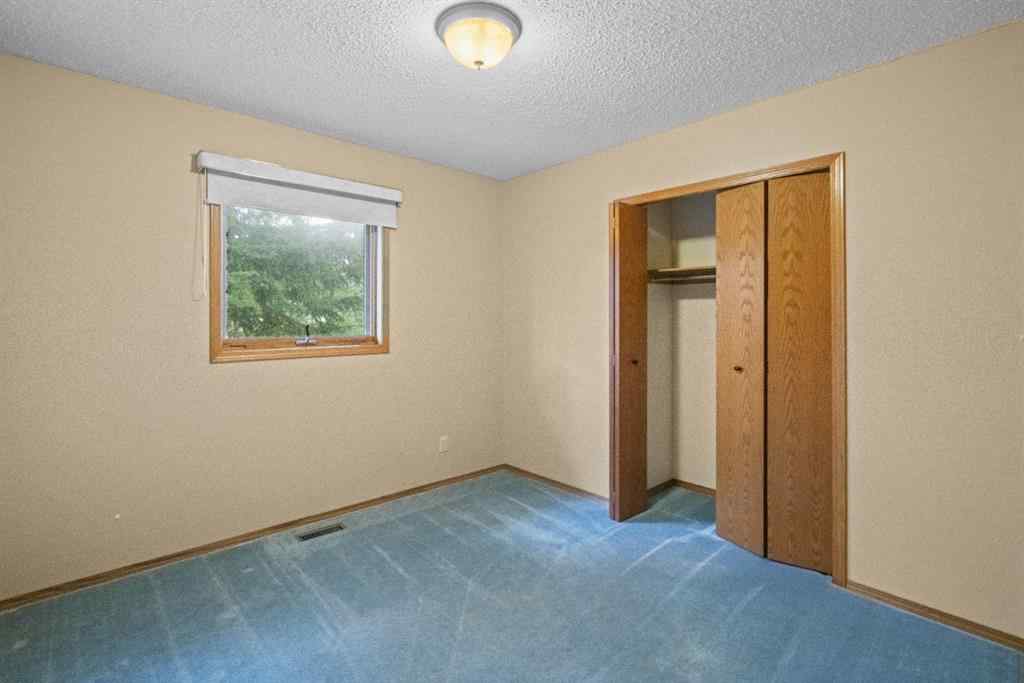 MLS® A2245908 - 5426 60 Street  in Victoria Park Camrose, Residential