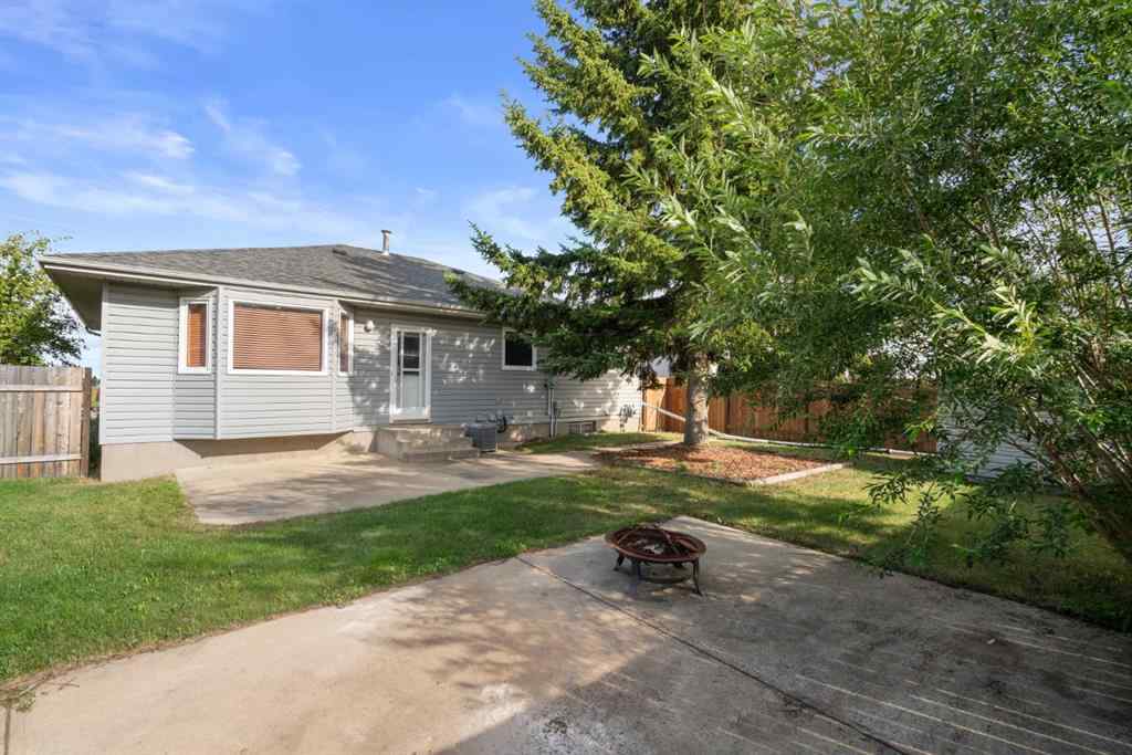 MLS® A2245908 - 5426 60 Street  in Victoria Park Camrose, Residential
