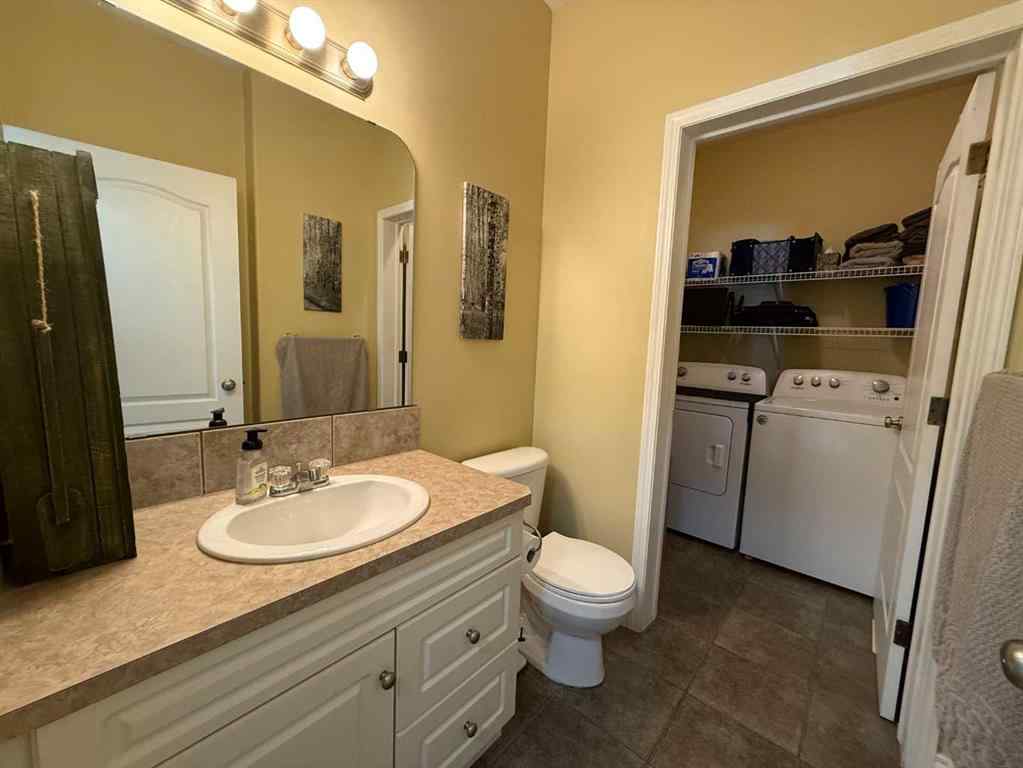 MLS® A2245918 - Unit ##2 5011 55 Ave   in Central Ponoka Ponoka, Residential