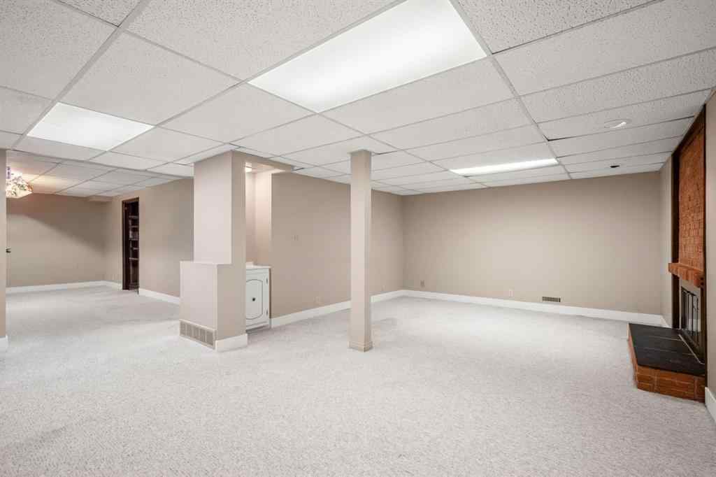 MLS® A2245925 - 409 Lake Simcoe Crescent SE in Lake Bonavista Calgary, Residential