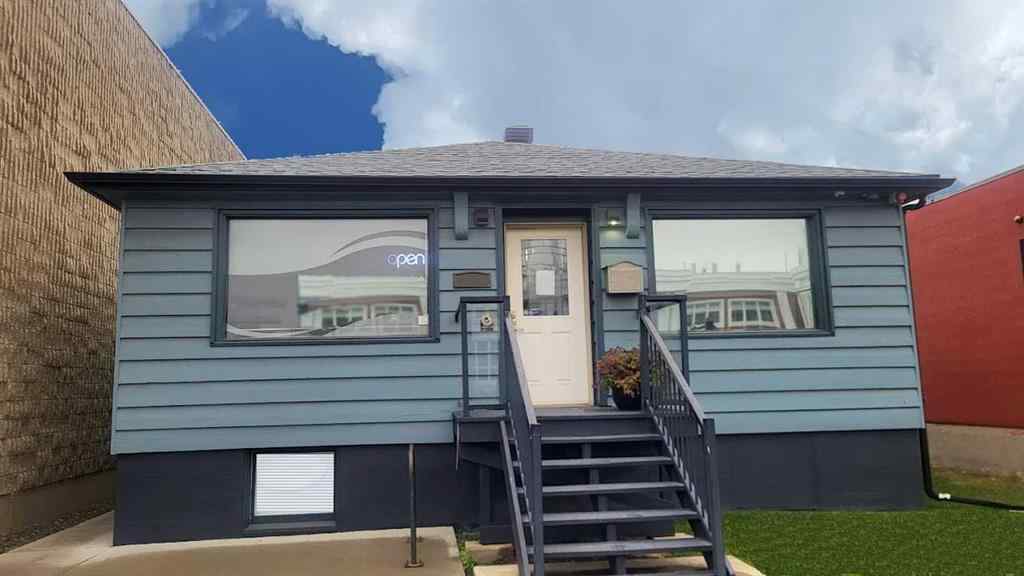 MLS® A2245937 - 2713 Centre Street NW in Tuxedo Park Calgary, Commercial