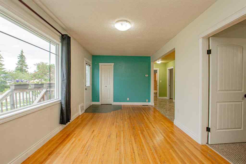 MLS® A2245938 - 9818 97 Street  in NONE Sexsmith, Residential
