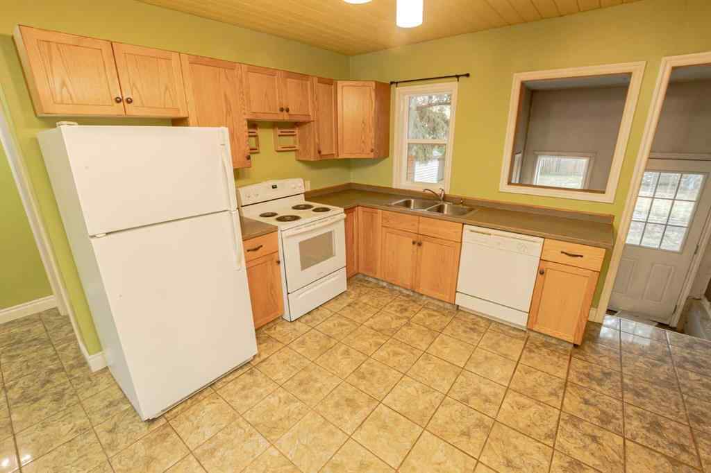MLS® A2245938 - 9818 97 Street  in NONE Sexsmith, Residential
