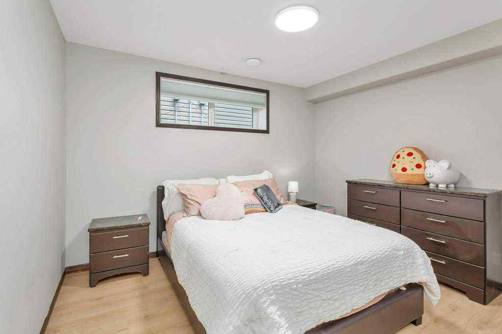 MLS® A2245951 - 111 Vanson Close  in Vanier Woods Red Deer, Residential