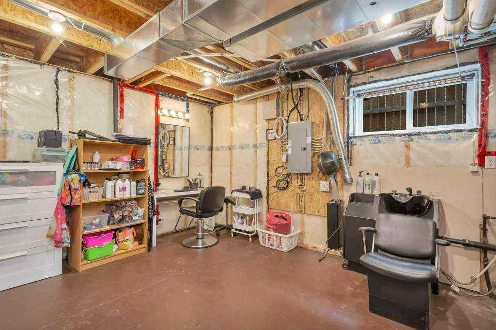 MLS® A2245951 - 111 Vanson Close  in Vanier Woods Red Deer, Residential