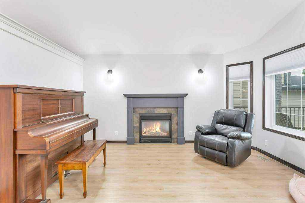MLS® A2245951 - 111 Vanson Close  in Vanier Woods Red Deer, Residential
