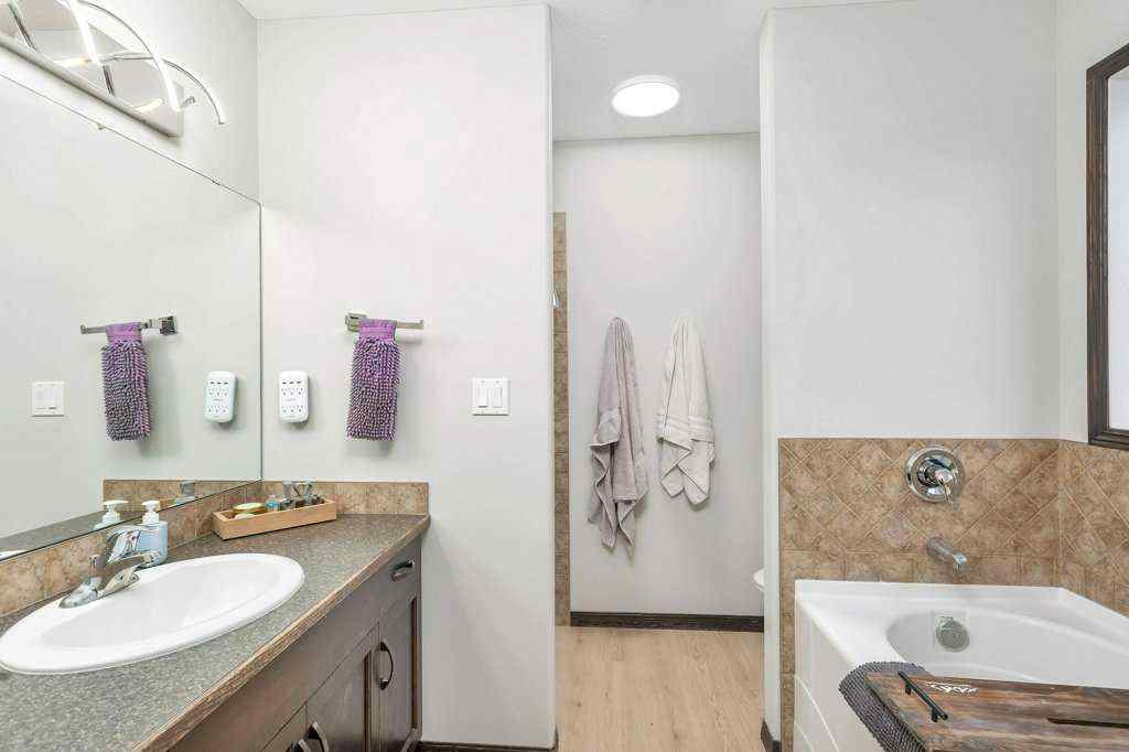 MLS® A2245951 - 111 Vanson Close  in Vanier Woods Red Deer, Residential