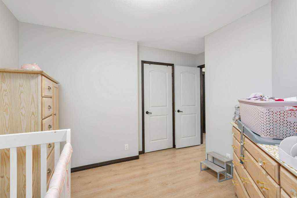 MLS® A2245951 - 111 Vanson Close  in Vanier Woods Red Deer, Residential