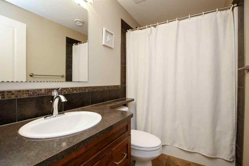 MLS® A2245957 - 73 Bowman Circle  in Beacon Hill Sylvan Lake, Residential