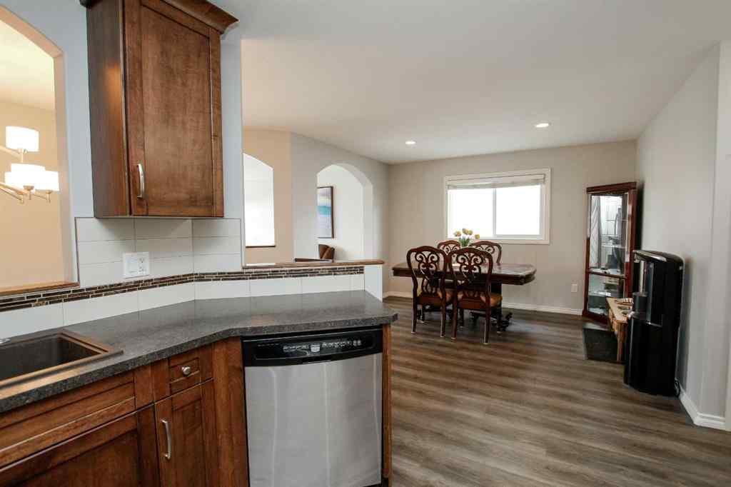 MLS® A2245957 - 73 Bowman Circle  in Beacon Hill Sylvan Lake, Residential