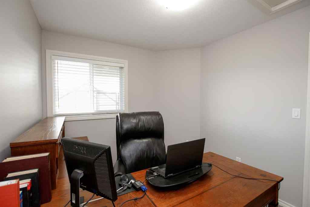 MLS® A2245957 - 73 Bowman Circle  in Beacon Hill Sylvan Lake, Residential